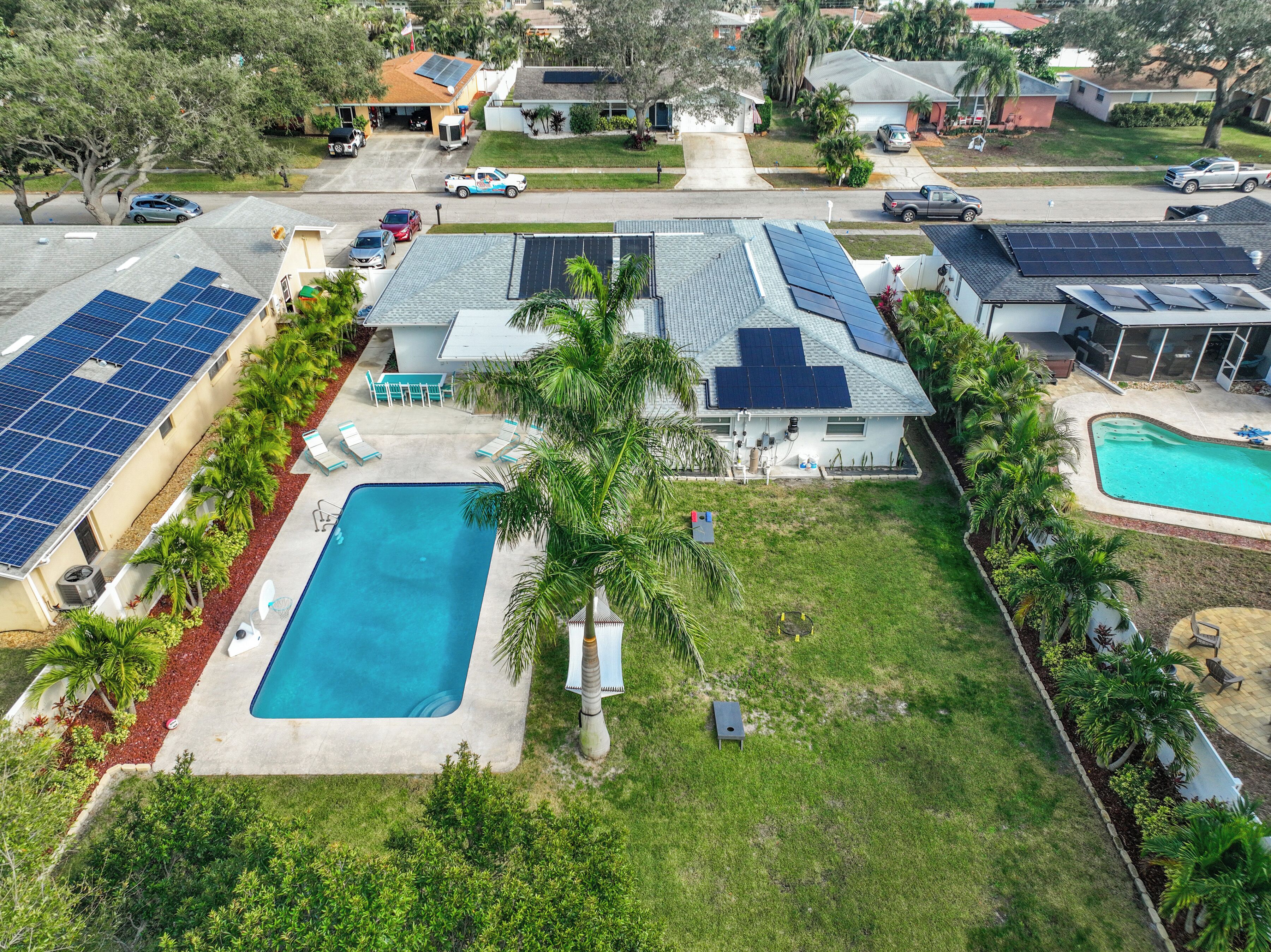Florida House! Palm Tree Oasis with Private Pool! 5 mins to Indian Shores Beach!