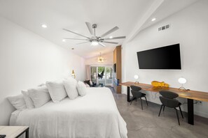 3 bedrooms, iron/ironing board, free WiFi, bed sheets - Amazing- Ultra Luxe Estate, Resort like Pool, Firepit & More (Palm Springs)