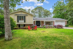 Exterior - Poppy's Place: Cape Escape for Family & Friends (Chatham)
