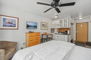 1 quarto, Wi-Fi de cortesia, roupa de cama