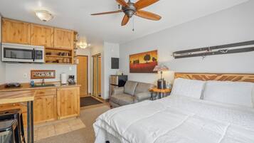 1 bedroom, free WiFi, bed sheets