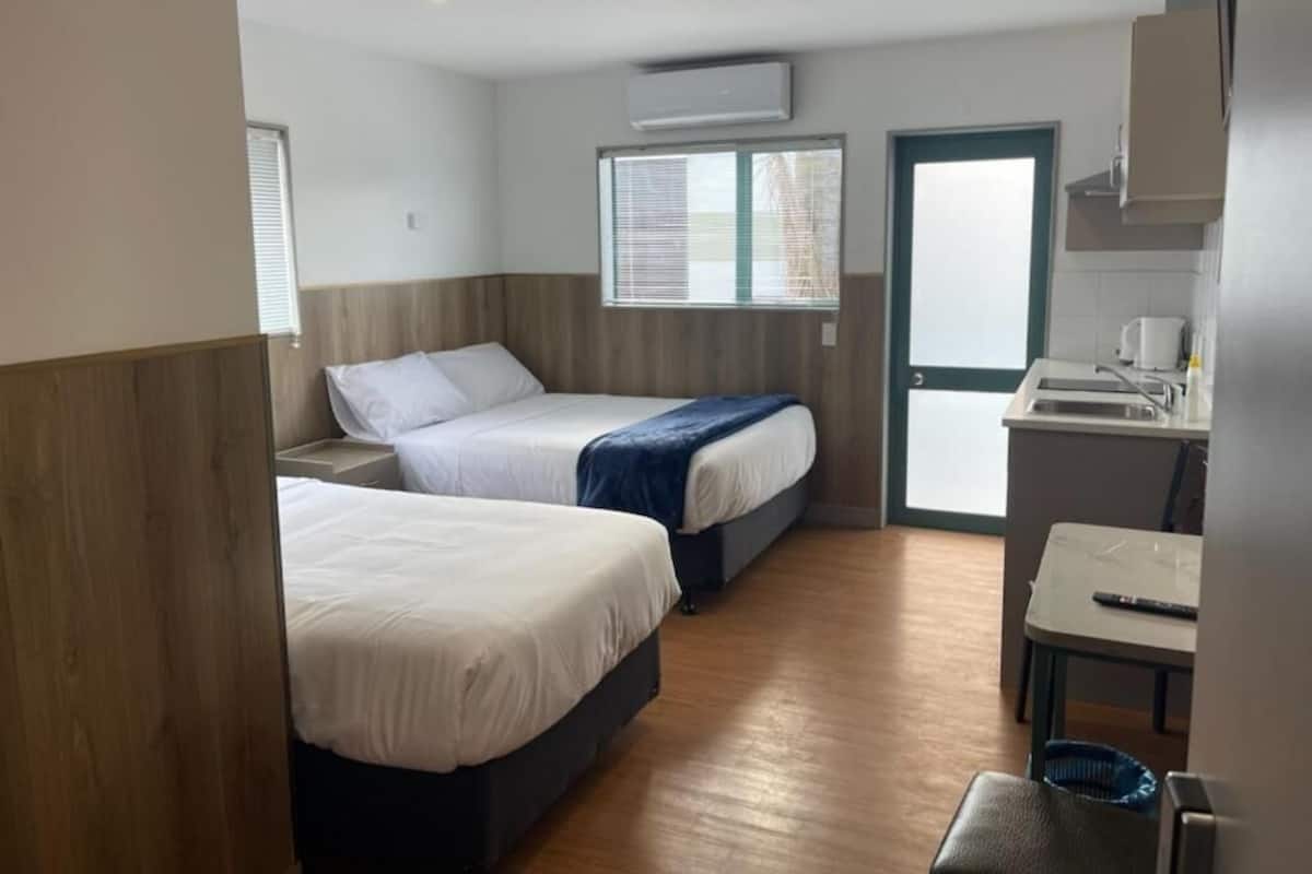 Standard Twin Room, Balcony, Courtyard View