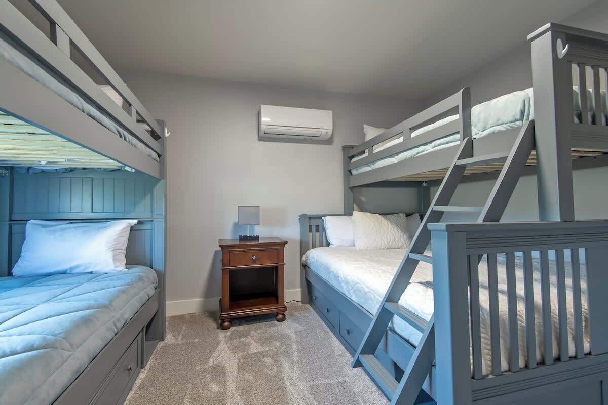 3 bedrooms, desk, iron/ironing board, free WiFi