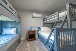 3 bedrooms, desk, iron/ironing board, free WiFi