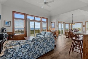 Télévision, lecteur de DVD, chaîne hi-fi