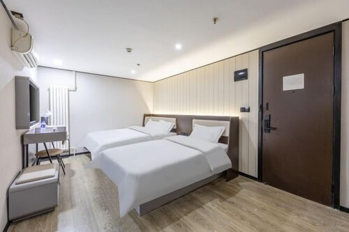 Taishangdeng Hotel (Beijing Daxing Huangyi Road Public Security University Branch)