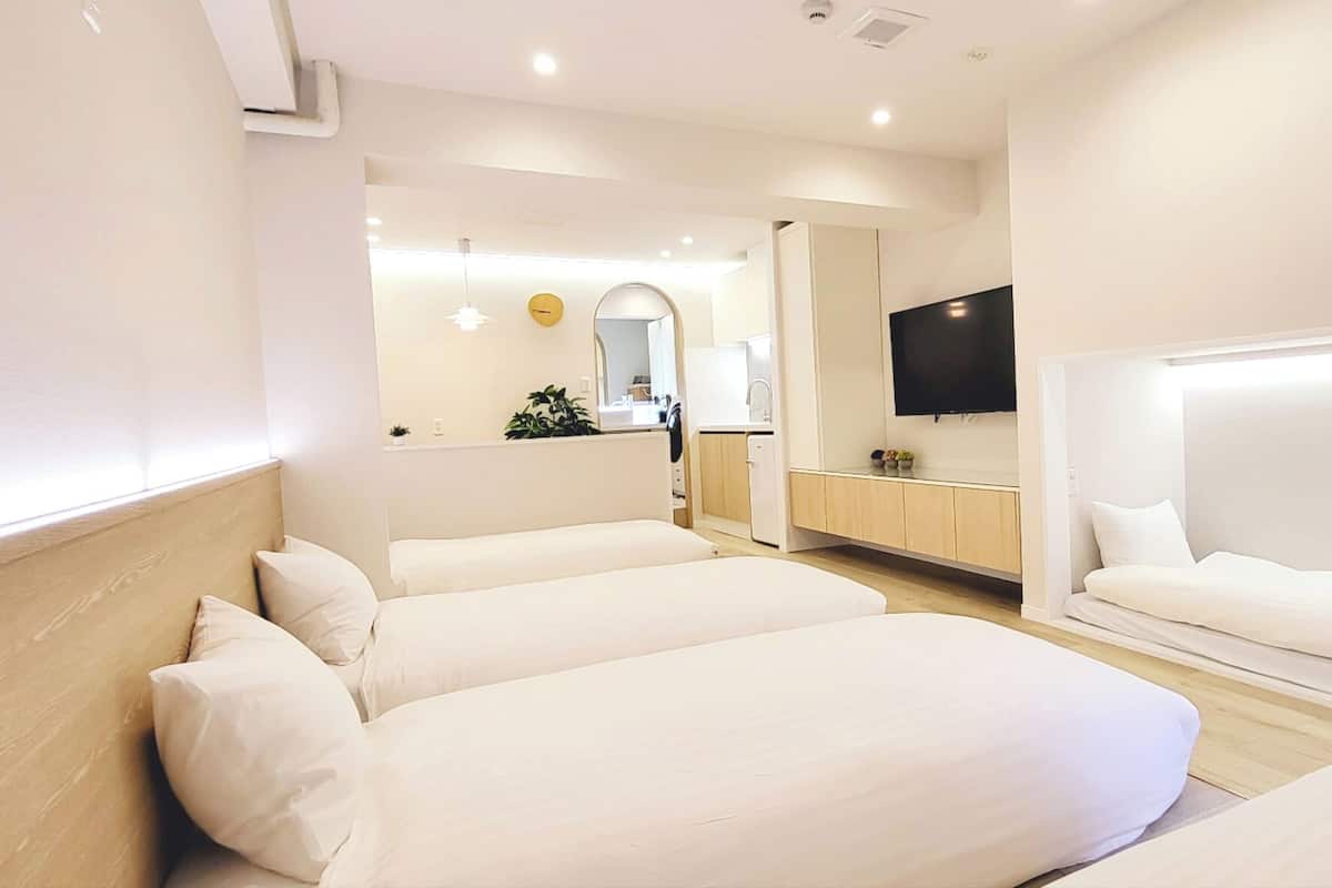 經典客房, 非吸煙房, 私人浴室 | 手提電腦工作空間、免費嬰兒床、免費 Wi-Fi、床單