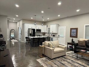 Smart TV - Hidden Retreat near The Villages (Sunrise Beach)