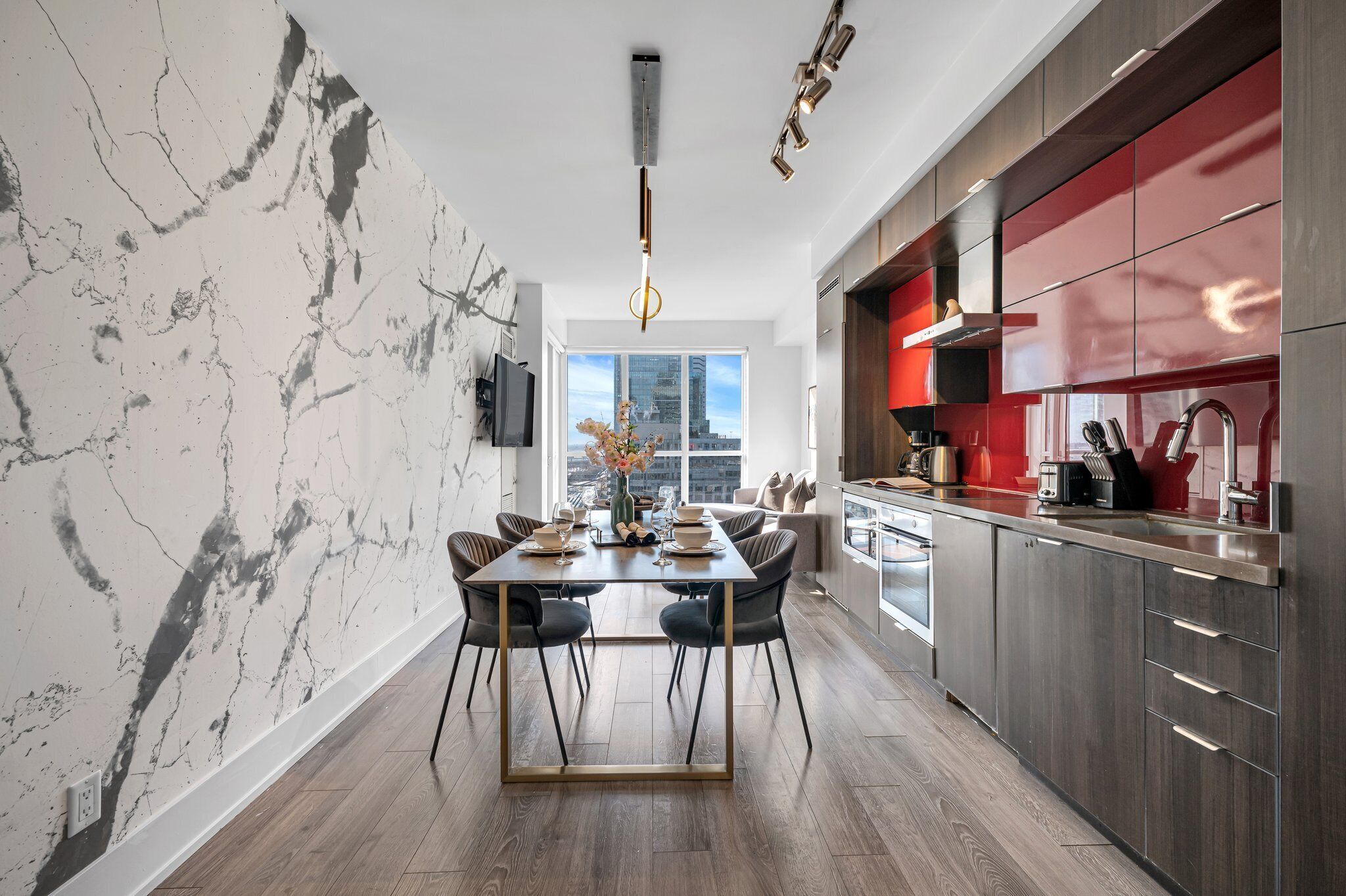 Design Suite | Living area | 55-inch LED TV with satellite channels, heated floors