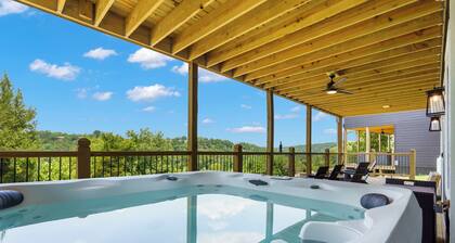 Private Hot Tub & Firepit, New Home in Trophy Run, Near Taneycomo & Table Rock, Free Tickets!