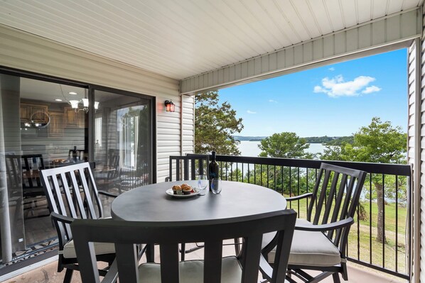 屋外ダイニングエリア