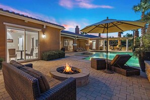 Terrace/patio - 'Villa Paradiso' 2 pools, 5 suites & more! (Indio)