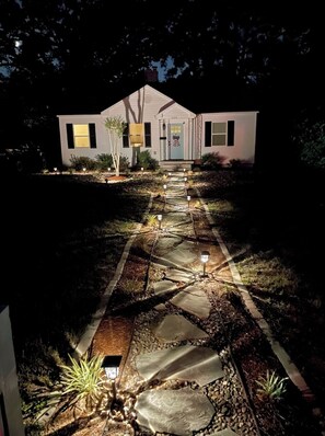 Property grounds - The Pet Friendly Port House with a Fully Fenced in Back Yard!! (Wilmington)