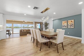 Dining - Gorgeous & Spacious 3/3.5, Incredible Water Views! Sleeps 9! (Saint James City)