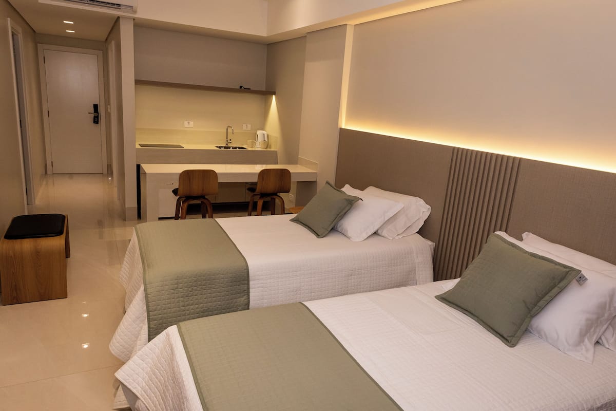 Deluxe kamer, niet-roken, uitzicht op stad | Gratis wifi, beddengoed
