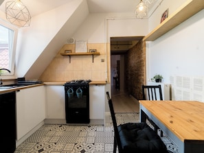 Fridge, oven, stovetop, dishwasher - Głogowska Spacious Apartment (Poznań)