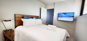 1 bedroom, iron/ironing board, free WiFi, bed sheets - Coastal Luxury Overlooking Tamarama Beach - Views, Parking & Air Conditioning (Tamarama)