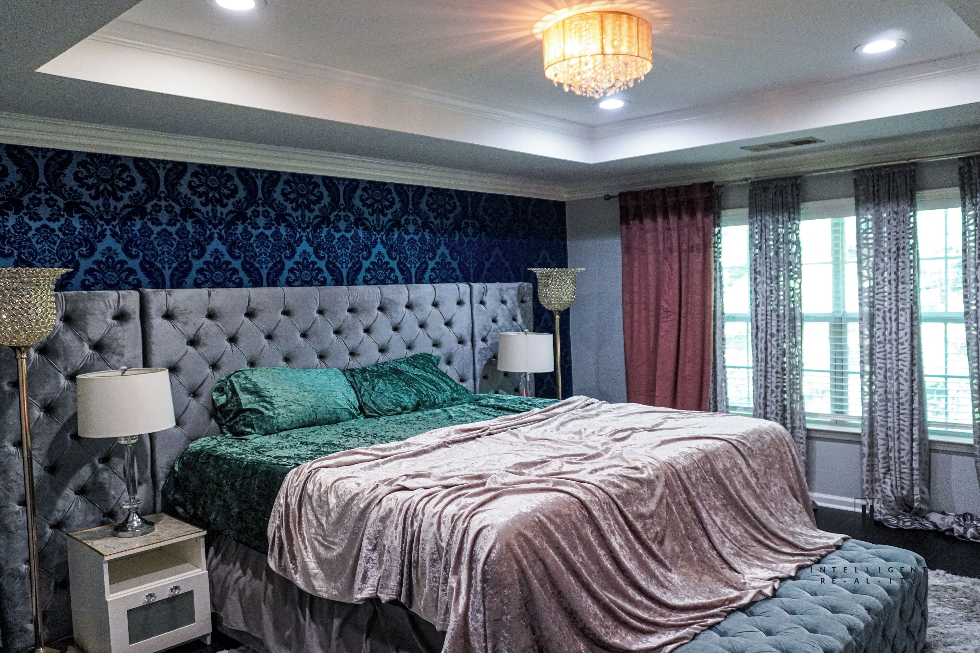 Beautiful High Quality 3-bedroom Townhome in Sandy Springs Gated Community.