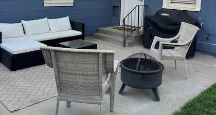 Cozy 2-bedroom house in brilliant Benton City near wineries & cafe's.