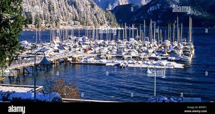 Winter coastal retreat - Deep Cove: 2-Bedroom w/ sauna & cold plunge