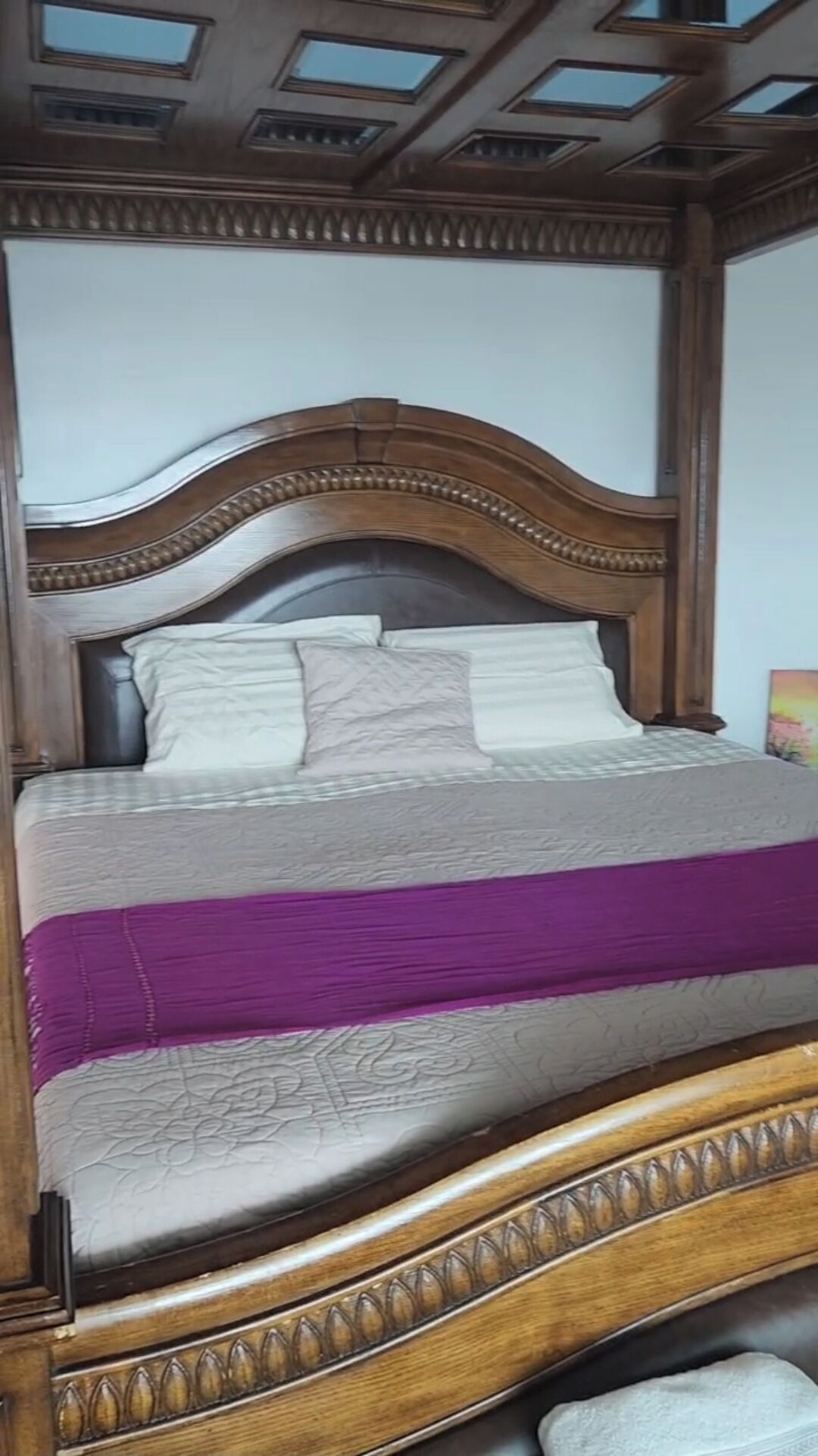 5 slaapkamers, een strijkplank/strijkijzer, wifi, beddengoed