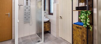 Appartement 'Ferienwohnung FleiĂige Biene' avec vue sur les montagnes, terrasse privĂ©e et Wi-Fi