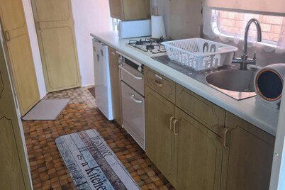 Cozy Cardiff Cabin Retreat sleeps 6 by Aimee