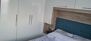 2 soverom, strykejern/-brett, wi-fi og sengetøy