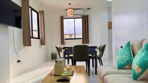 Executive Double Room | Living area - LUCKY TITO (Boracay Island)