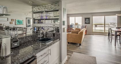 2 Bedroom~1st floor~Newly remodeled~No Cleaning Fees!