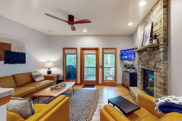 TV, peis og DVD-spiller