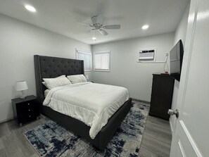 3 chambres, fer et planche à repasser, Wi-Fi, draps fournis