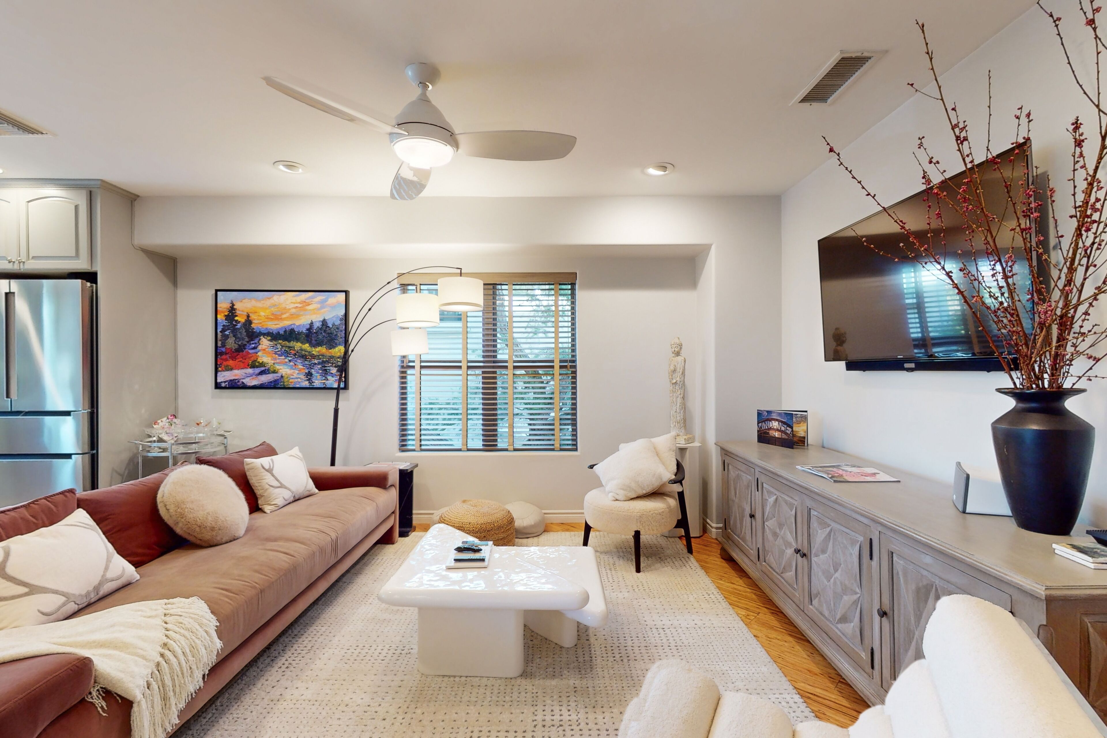 Charming condo near beach w/updated kitchen, three patios, walk to beach