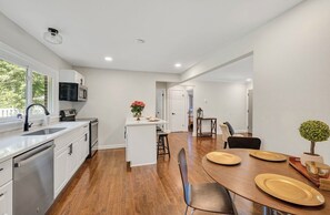 Private kitchen - Close to Fort Gregg-Adams, VSU & Southside Medical – Comfort & Convenience (Petersburg)