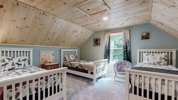 2 bedrooms, internet, bed sheets