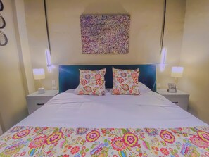 1 bedroom, desk, WiFi, bed sheets - Cozy 1-bedroom suite in amazing Puebla with King size bed, WiFi and bathtub (Heroica Puebla de Zaragoza)