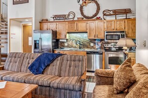 TV, fireplace - 2BR Keystone Condo, Near Ski Lifts & Trails (Keystone)