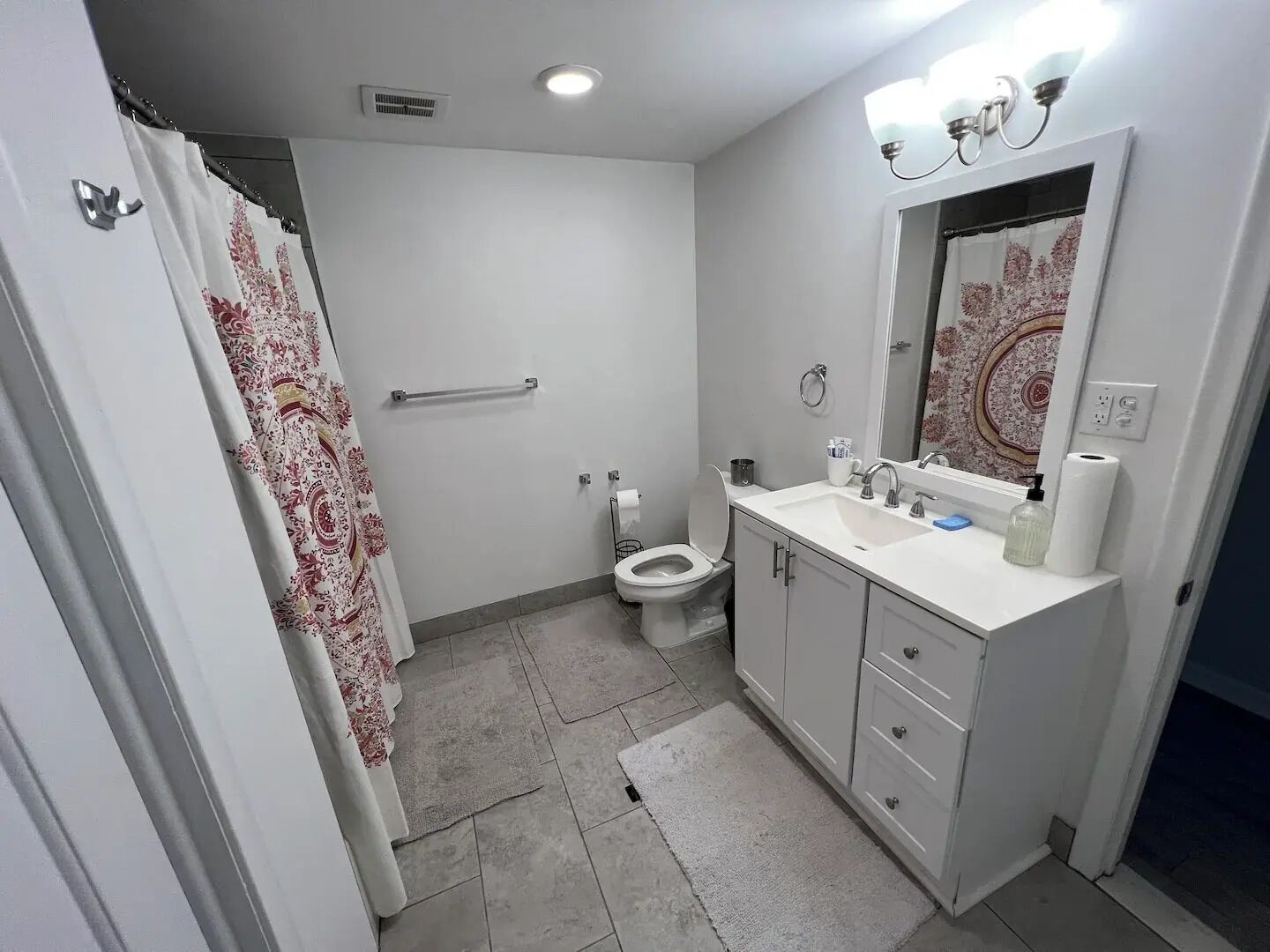 Jetted tub, hair dryer, towels, soap