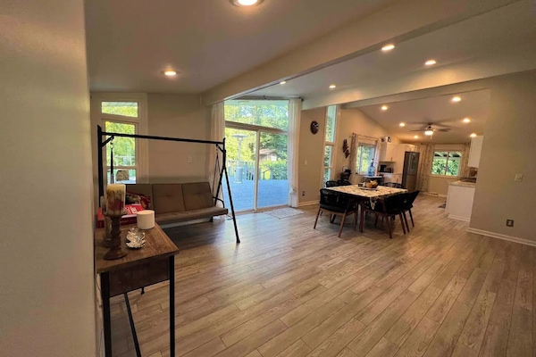 Smart TV, fireplace, computer monitors