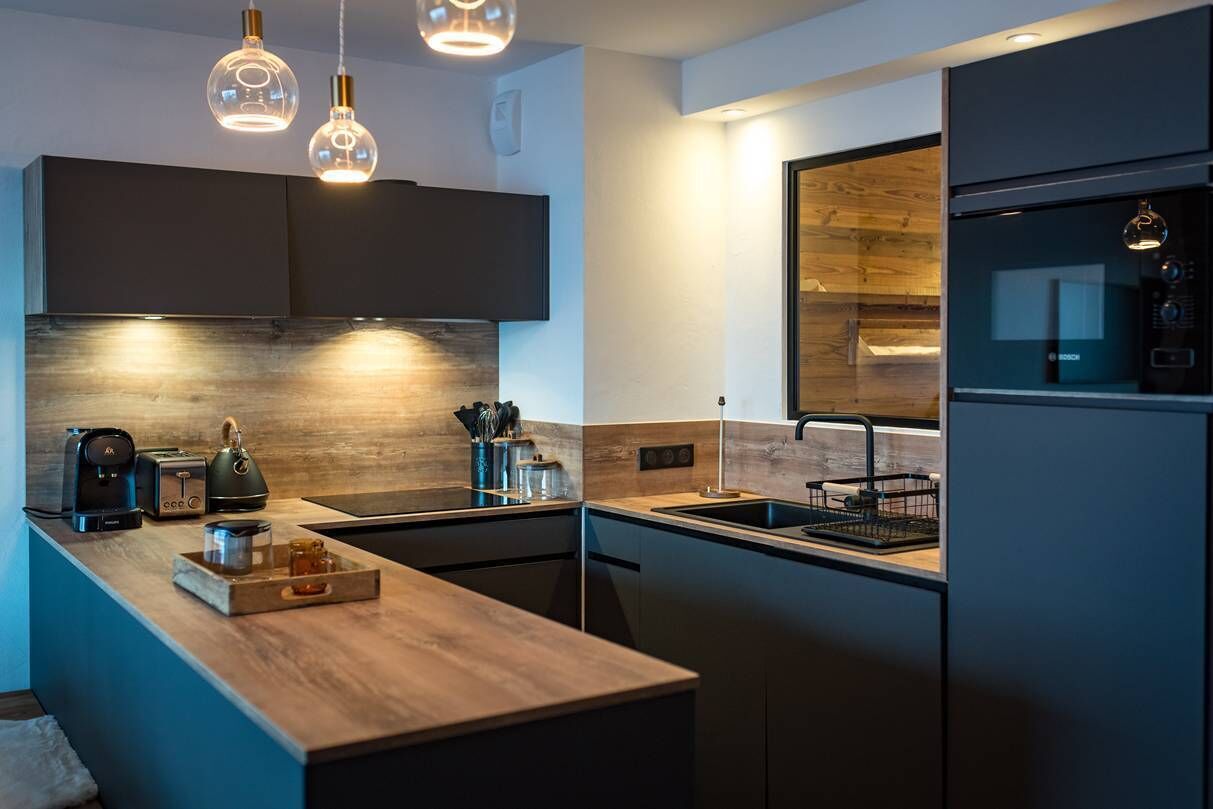 Fridge, oven, dishwasher, toaster