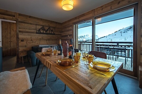 تناول الطعام