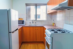 Ovn og kjøkkenutstyr