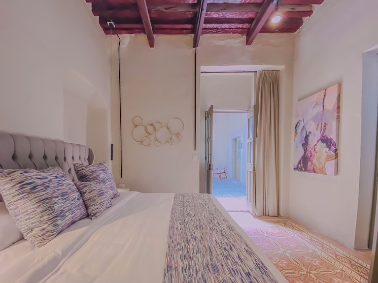 Enchanting Suite With Wifi, King Size-bed In Puebla. Excellent Location. - Puebla