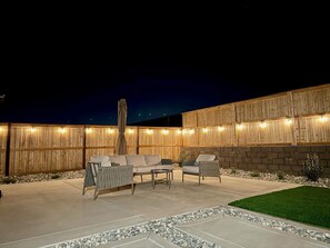 Terrace/patio - Monthly/Daily Stay: Spacious 4BD for Family & Work. Outdoor backyard & BBQ grill (Folsom)