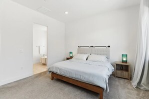 4 bedrooms, desk, iron/ironing board, travel crib