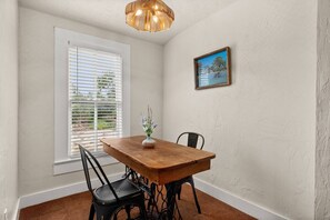 Dining - The Bluebonnet Room: Serene King Suite with Jacuzzi Tub & Texas Charm | Perfect for Couples! (New Braunfels)