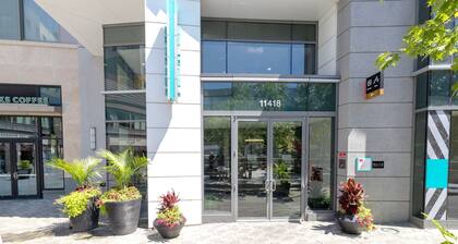 Nice North Bethesda 2BR w/ Pool, Gym & Balcony, nr Coffee, by Blueground