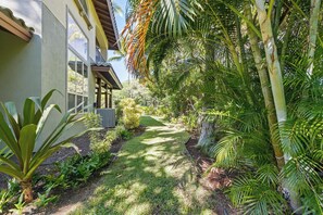 Property grounds - ☀Private Unit Like No Other ☀Serene, Tranquil, Fully Equipped ☀ (Waimea)