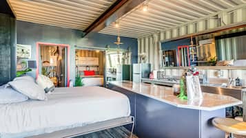 1 bedroom, travel cot, WiFi, bed sheets