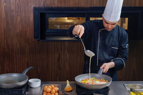 Buffet déjeuner gratuit tous les jours
